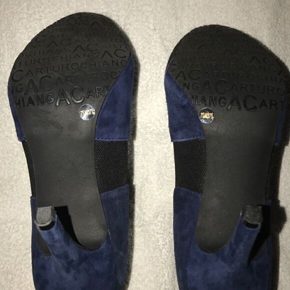 NWOT ARTURO CHIANG BLUE SUEDE BOOTIES S-7.5 - Picture 3 of 3
